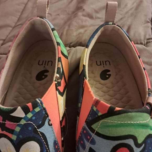 UIN Shoes Women's 7.5 Art To Wear Artsy Colorful Canvas Lightweight Slip Ons - Picture 2 of 4